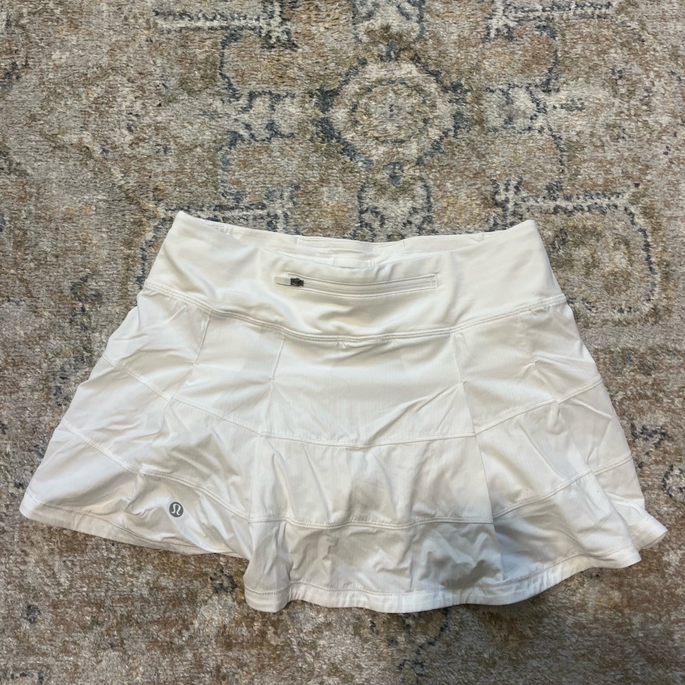 Lululemon size 4 short white skirt